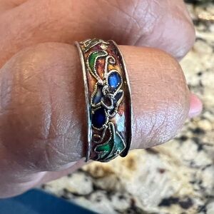 Beautiful gold tone flower design enamel ring, size 7
